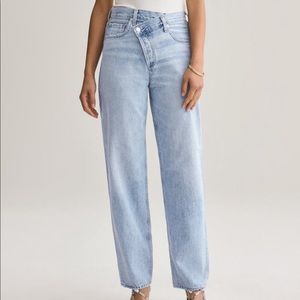 Agolde Criss Cross Jeans in suburbia